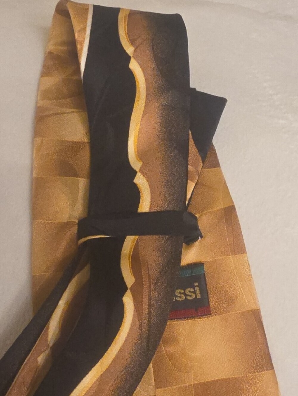 Dino bassi Hand Made Men's Black & Gold Geometric Silk Tie 4 Inches Wide - Picture 5 of 14